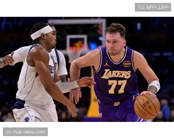 老鹰六人得分上双 团队篮球击败独行侠止住连败